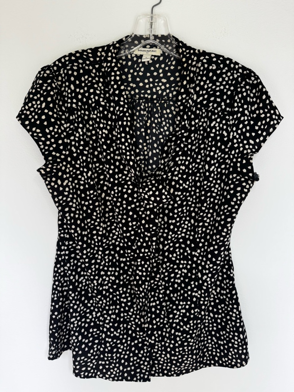 Banana Republic Black & White Polka Dot V-Neck Button-Up Cap Sleeve Top- Size 12